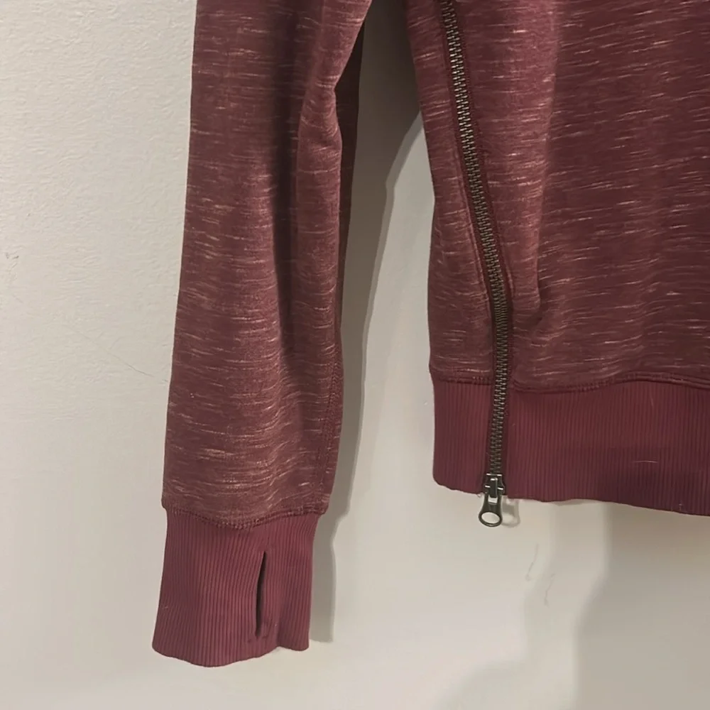 Lululemon Sweatshirt - Size S